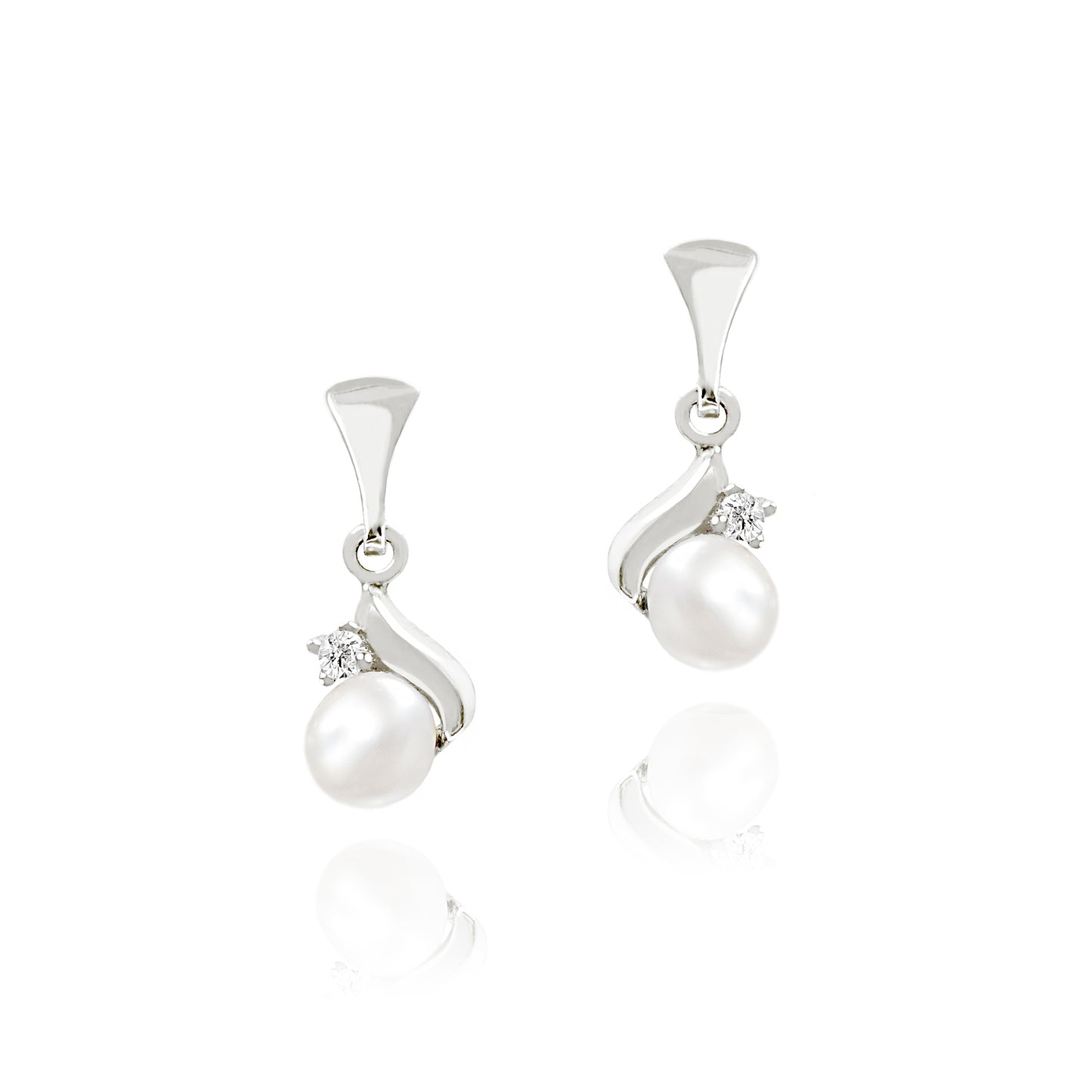 DIAMOND EARRINGS WITH PEARLS