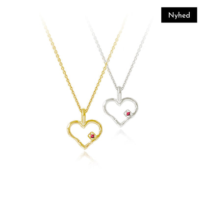 NATURA HJERTE VEDHÆNG MED RØD RUBIN