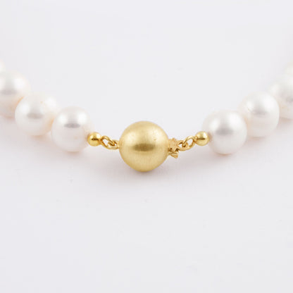 PEARL NECKLACE WITH GOLDPLATED SILVER CLASP