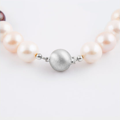 PEARL NECKLACE WITH SILVER CLASP