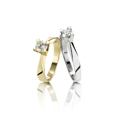 QUARTUS SOLITAIRE RING