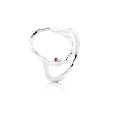 WAVY OAL RING WITH RED RUBY