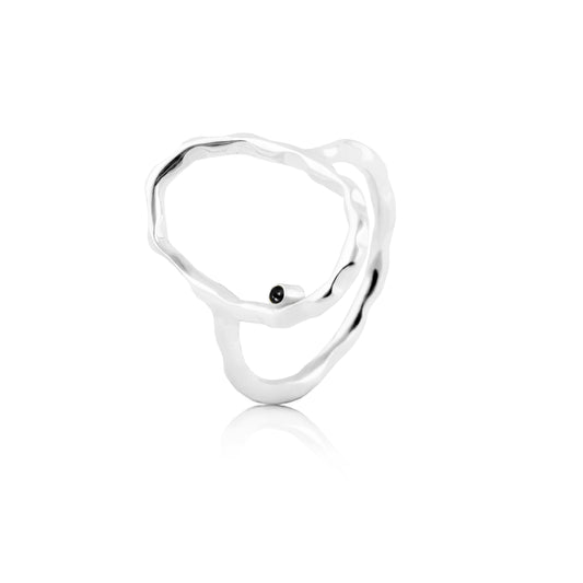 WAVY OVAL RING WITH BLACK DIAMOND